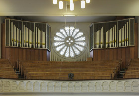 Pipe organ and rose window